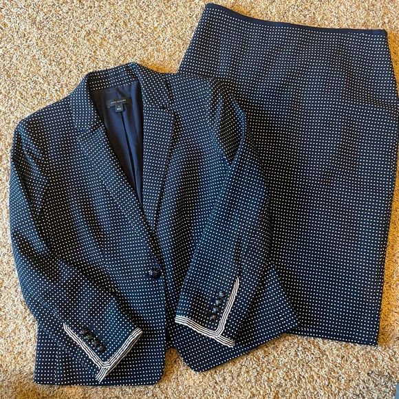Ann Taylor Other - Ann Taylor Women’s 8 Skirt and Blazer Suit